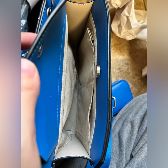 Steve Madden Bevelyn Convertible Crossbody Bag - Picture 8 of 8